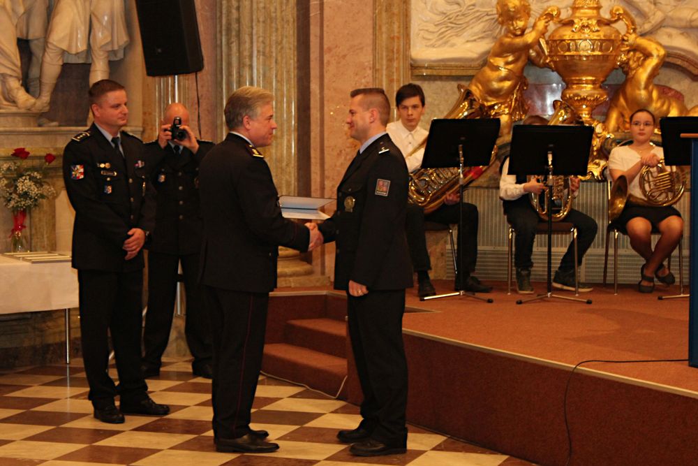 Oceňování nejlepších policistů a občanských zaměstnanců krajského ředitelství 