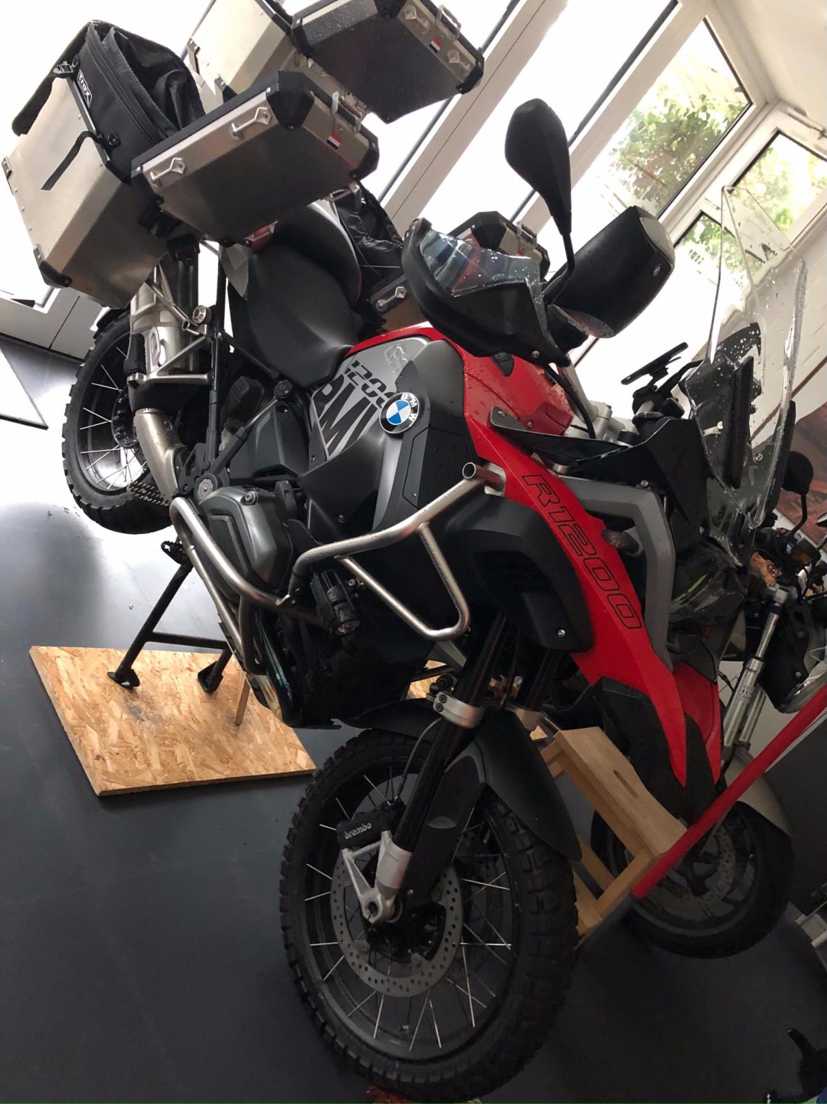 Odcizené BMW.jpg