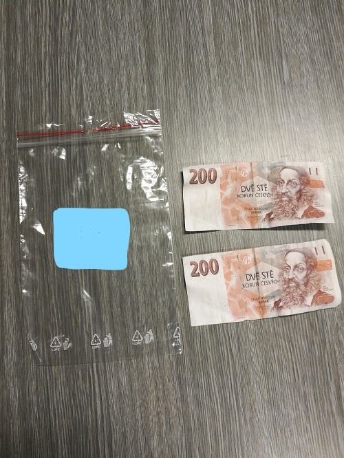 Padělek 200 korunové bankovky.jpg