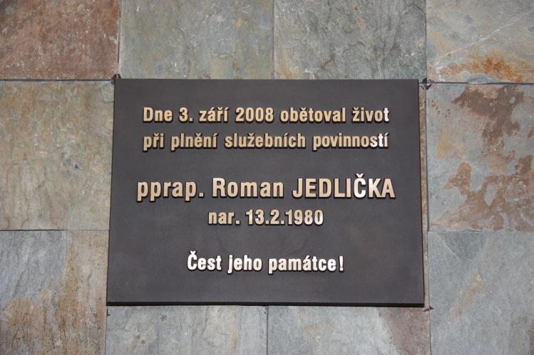 Pamětní deska 01.jpg