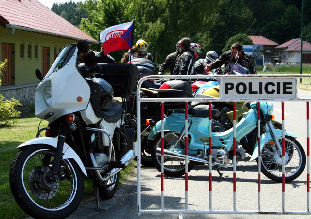Parkování motocyklů.jpg