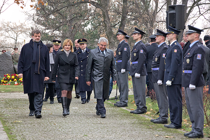 Pietní akt 35