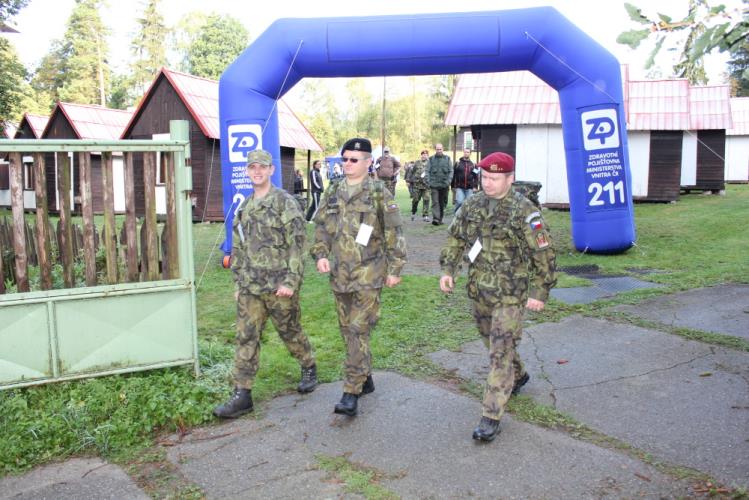 Pochod k uctění památky zesnulých policistů 13