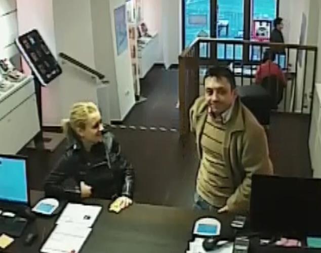 Podezřelý muž a žena 3.jpg