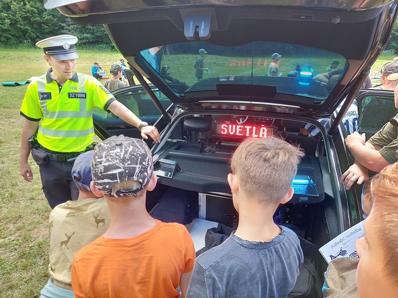 Policejní dopoledne na mysliveckém táboře - Nové Město nad Metují 12.7.2022