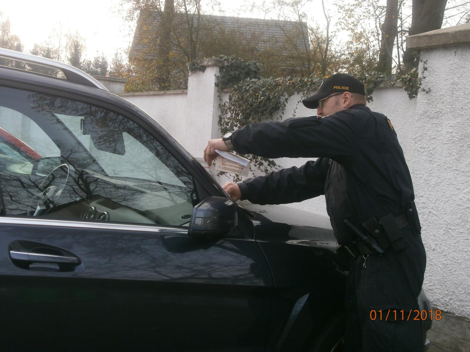 Policejní kontroly na hřbitovech