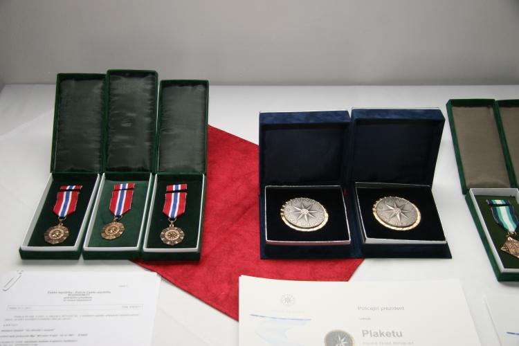 Policejní prezident i krajský ředitel ocenili profesionální práci jihočeských  policistů.JPG