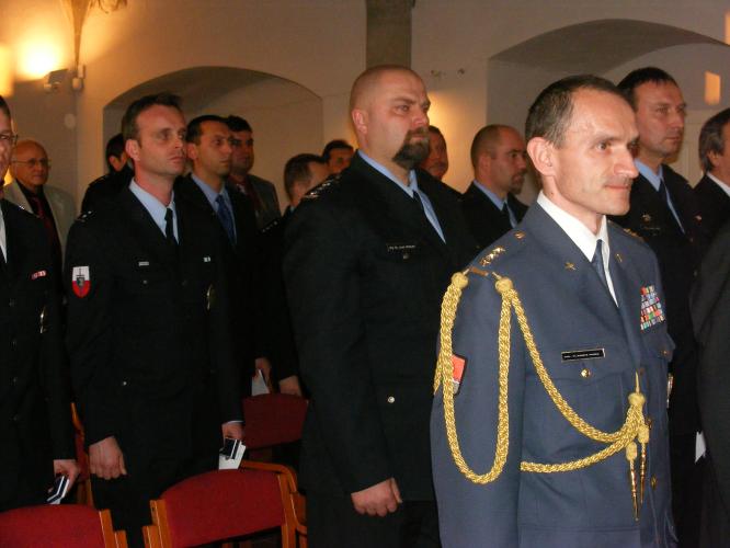 Policejní prezident i krajský ředitel ocenili profesionální práci jihočeských  policistů.jpg