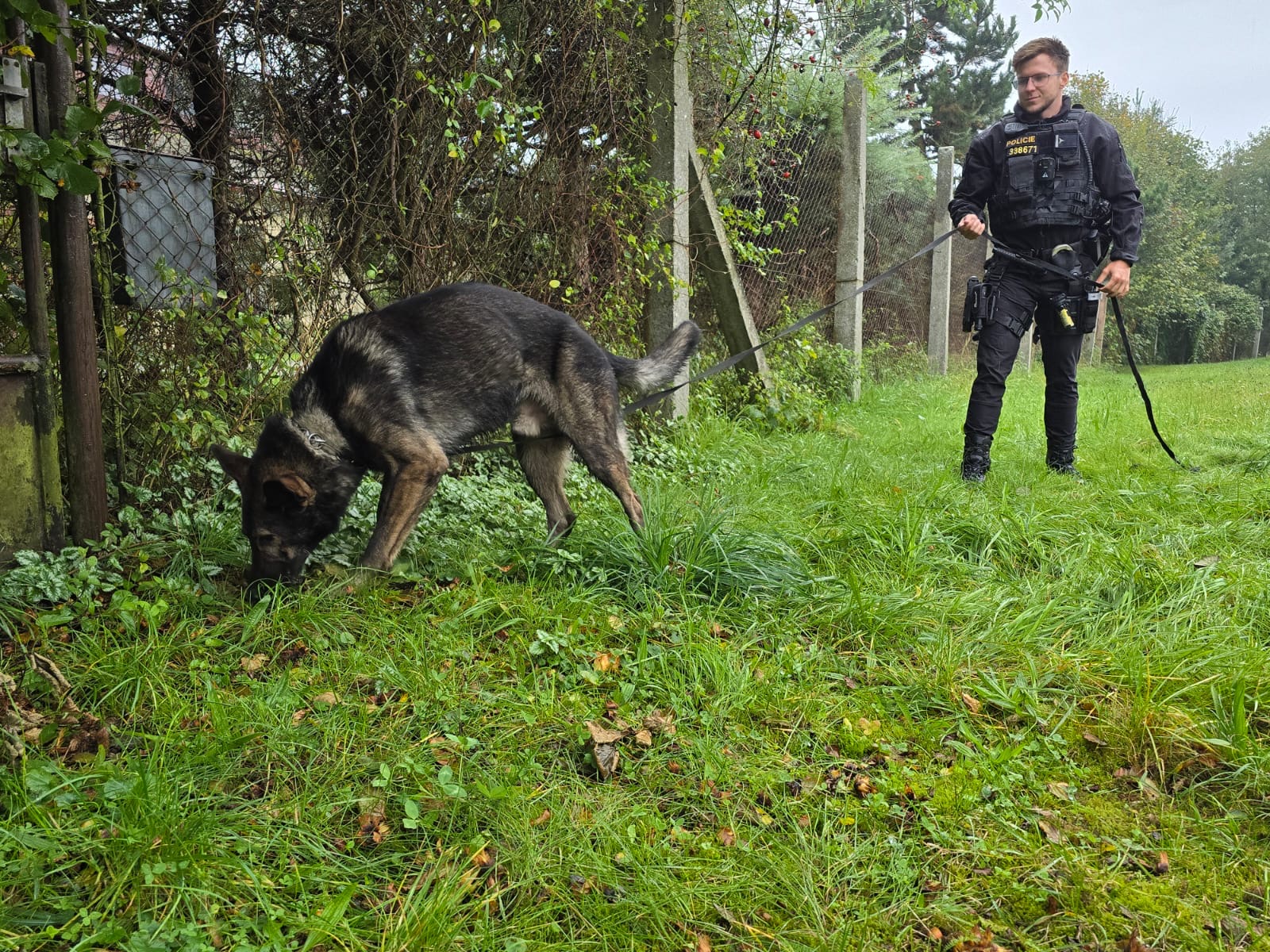Policejní psovod se svým sl. psem Hanibalem