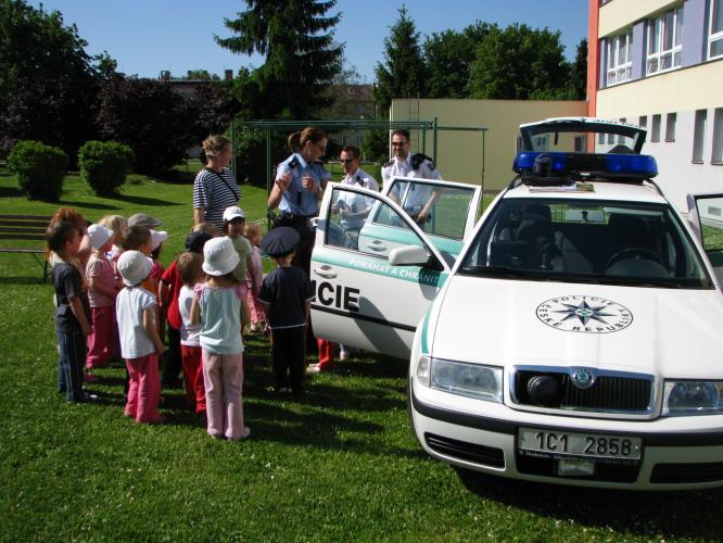 Policie v 15. MŠ 