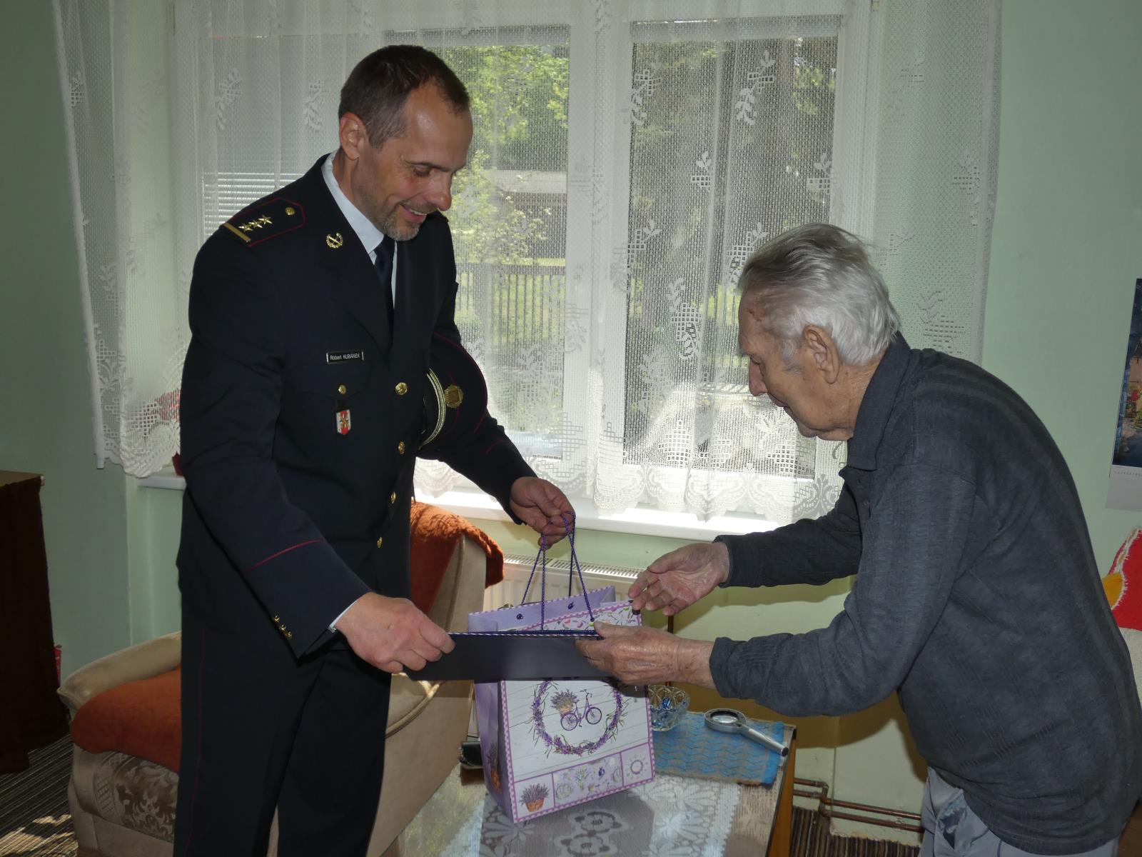 Policisté blahopřáli