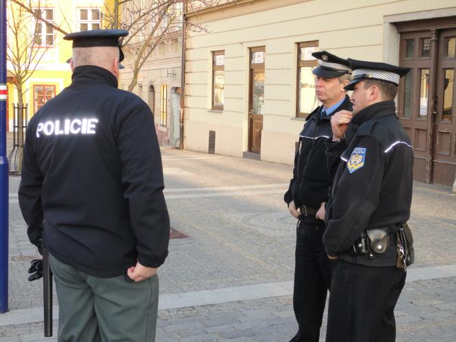 Policisté byli připraveni čelit eskalaci diváckého násilí.JPG