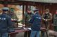 Policisté kontrolují myslivce před započetím honu