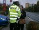 Policisté rozdávali reflexní prvky