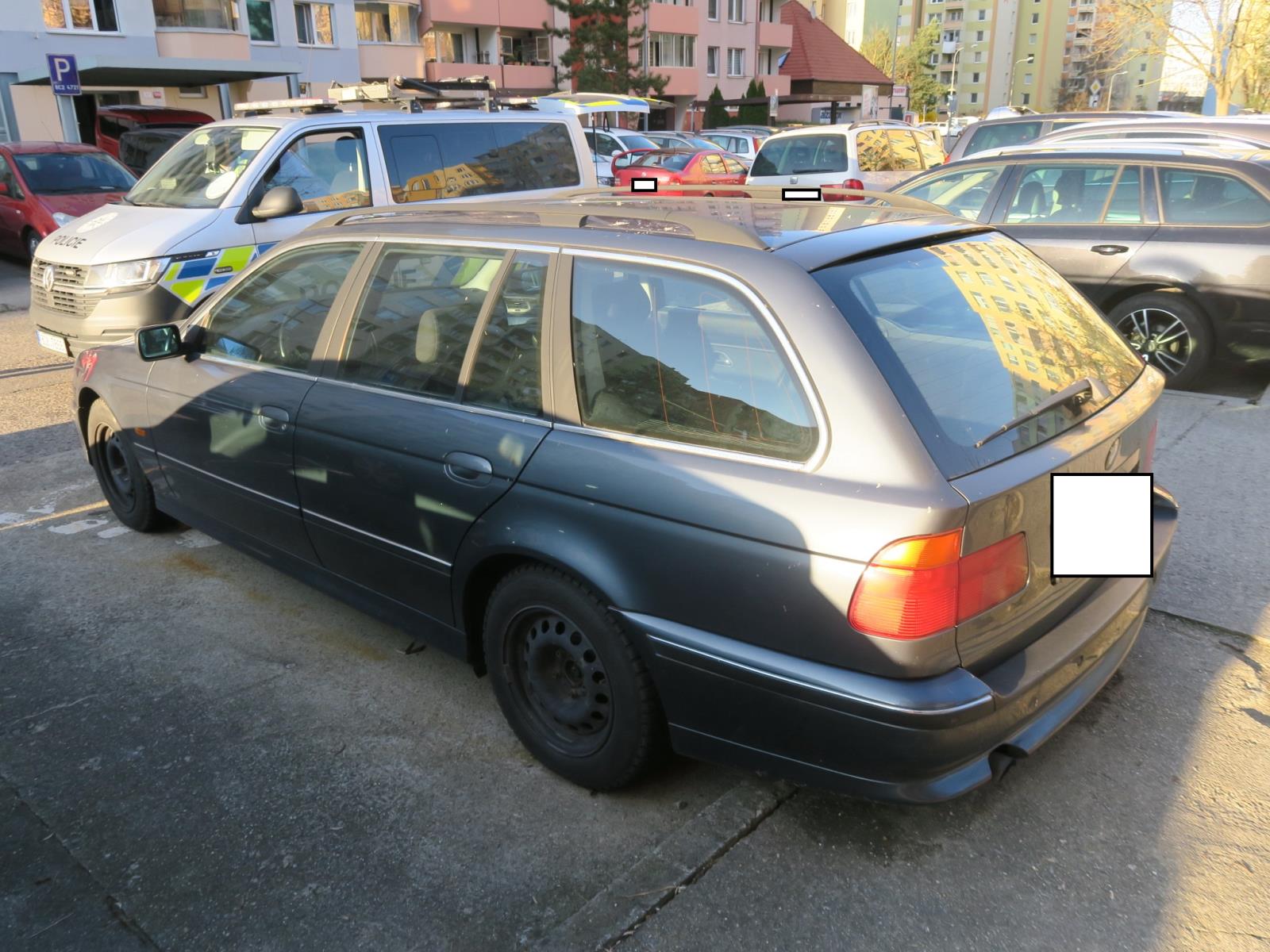 Poškozené BMW 520 i.jpg