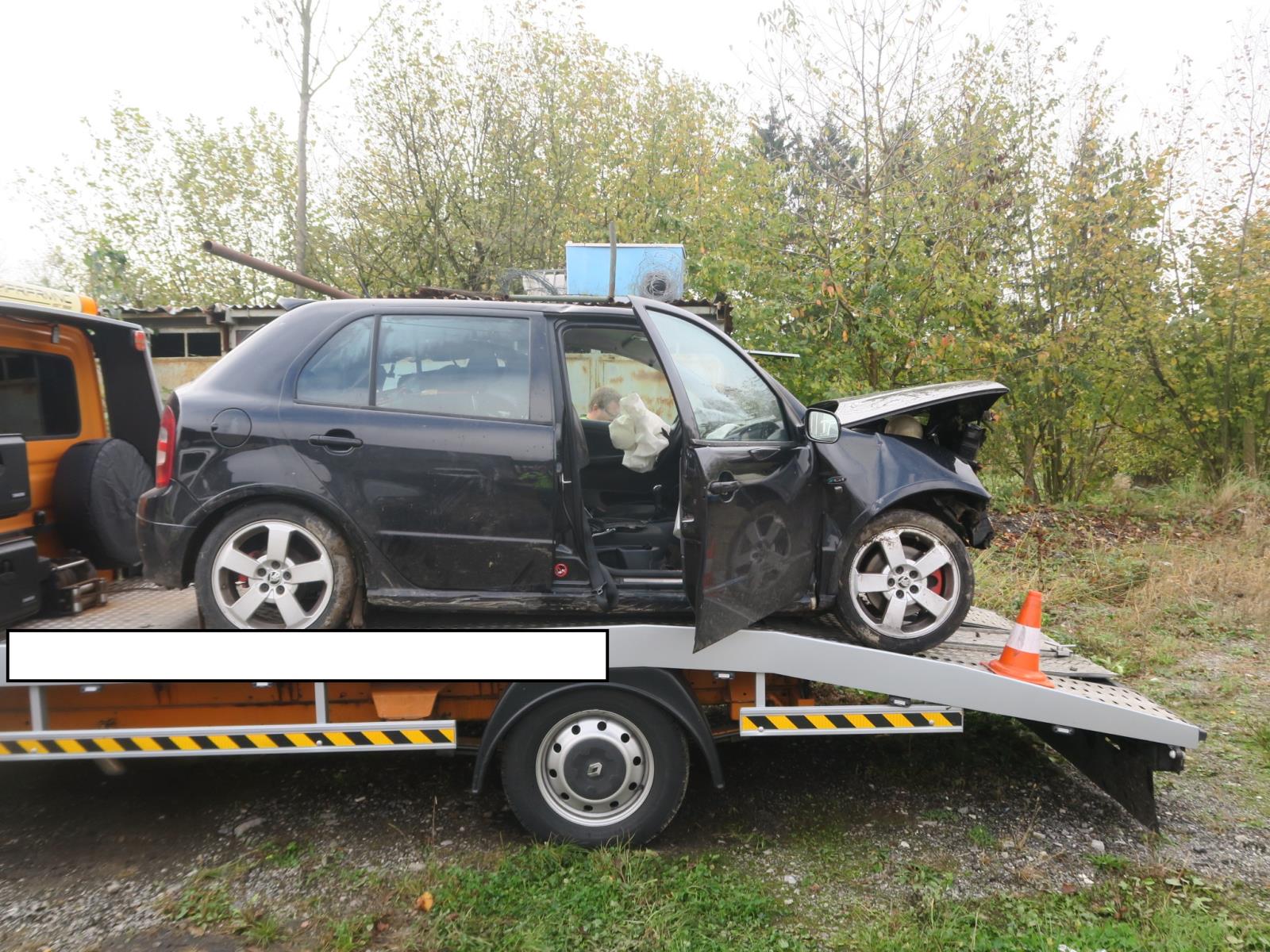 Poškozený OA Škoda Fabia 2.JPG