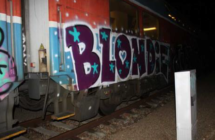 Posprejované vagony v Berouně