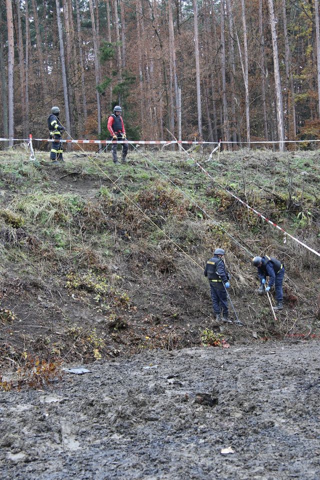 Práce pyrotechniků.JPG