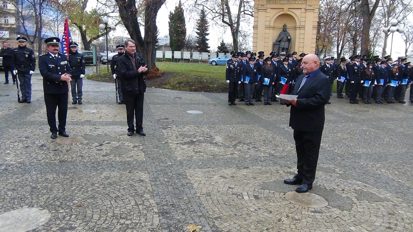 Předávání medailí oceněným policistům