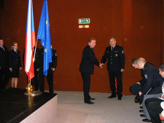 Předávání služebních medailí 046.jpg
