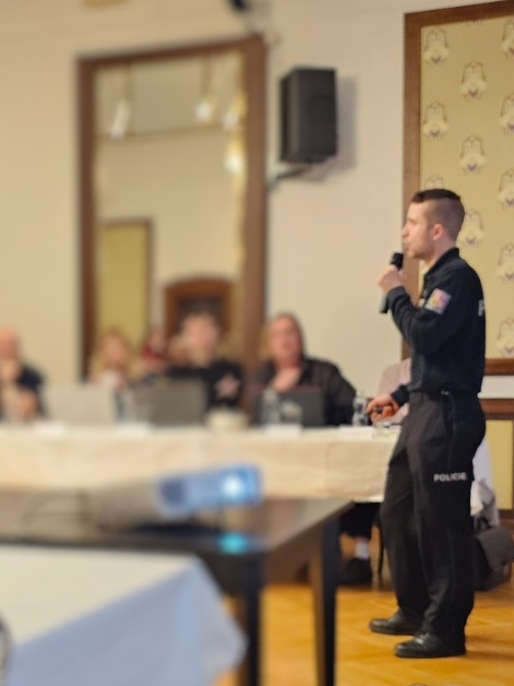 Přednáška o kyberpodvodech náchodským zastupitelům 27.2.2023