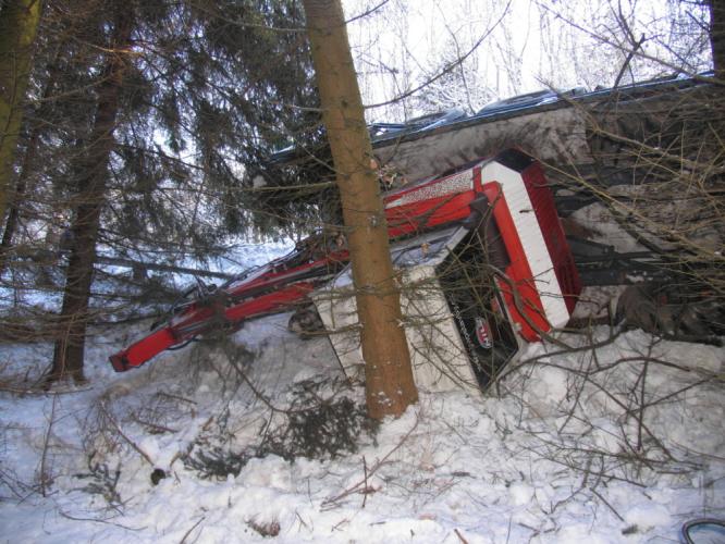 Převrácená Tatra 815