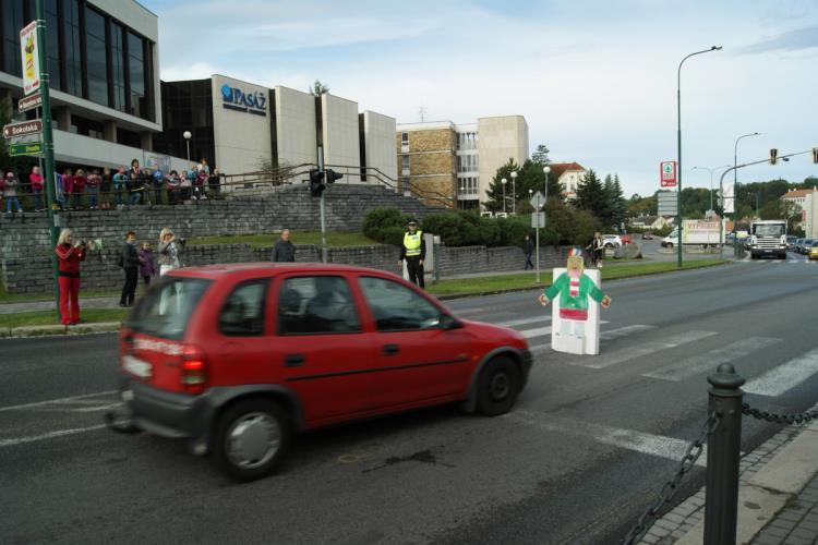 Prvňáčci na přechodech 