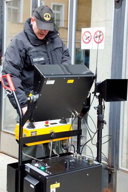 Pyrotechnický robot tEODor45