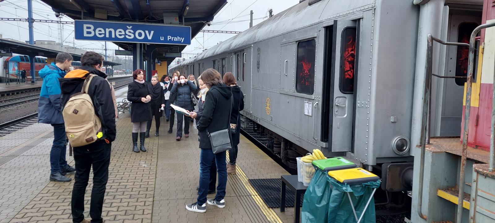 Revolution train