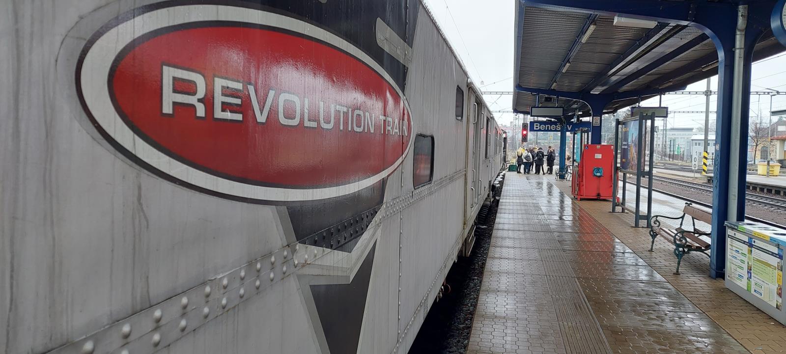 Revolution train