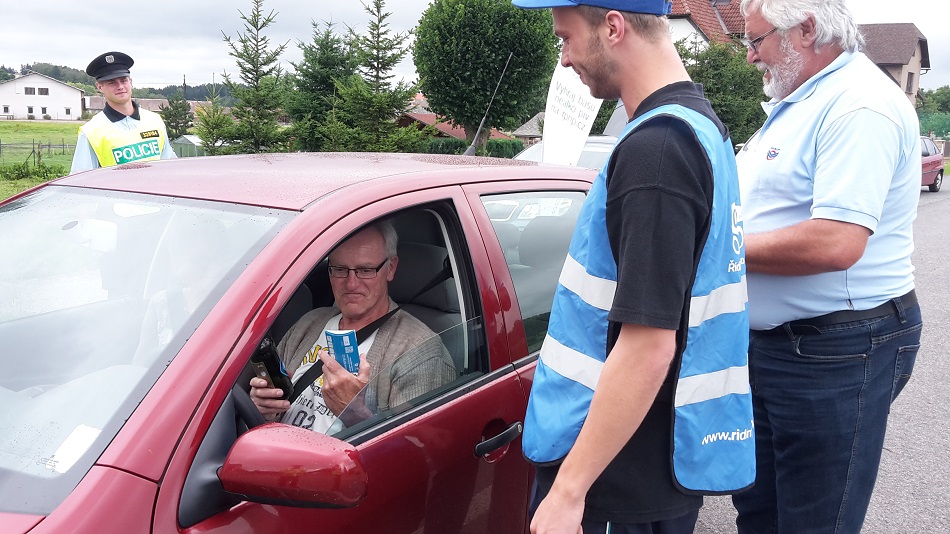 "Řídím, piju nealko"