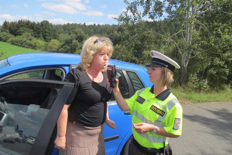 Řídím, piju nealko pivo.jpg