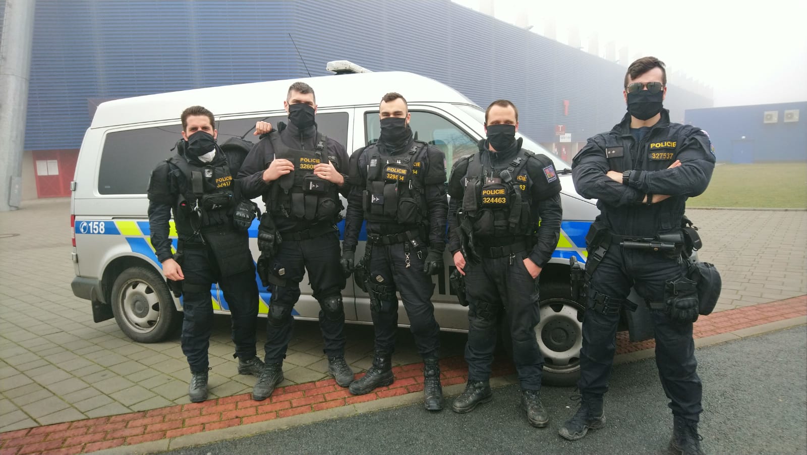 Roušky pro policisty