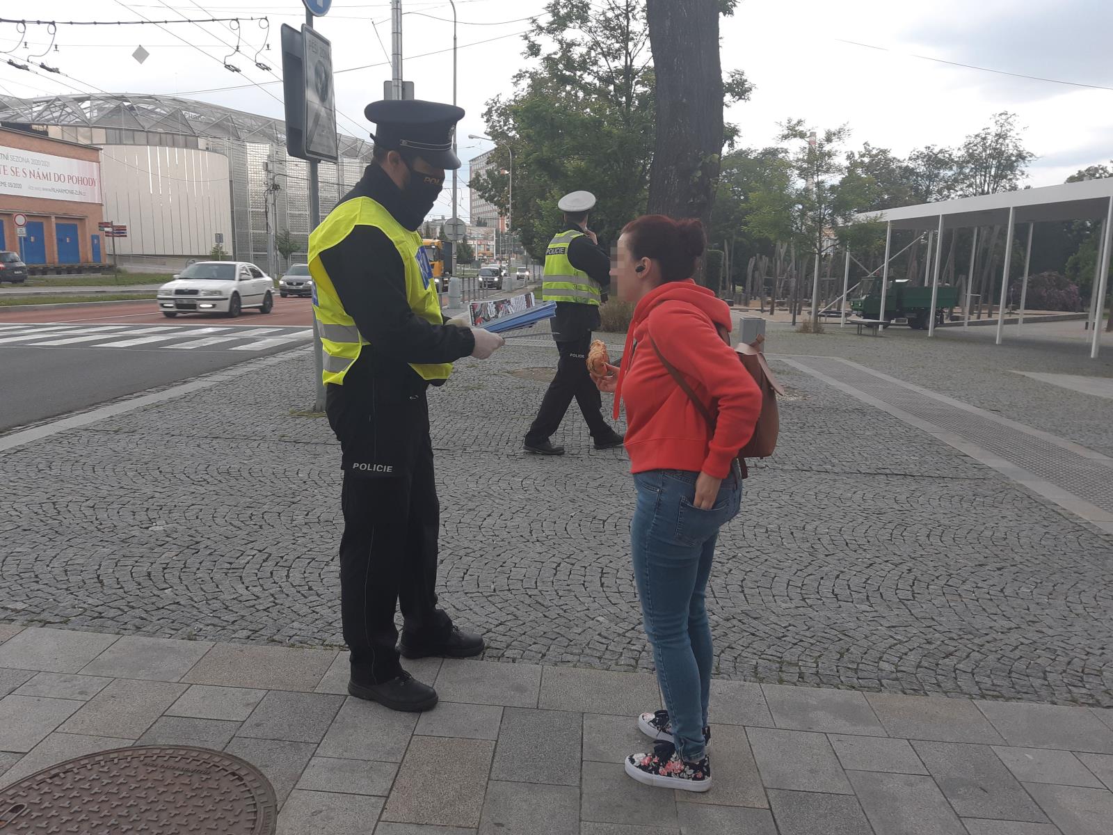 Se sluchátky v uších hazarduješ se životem
