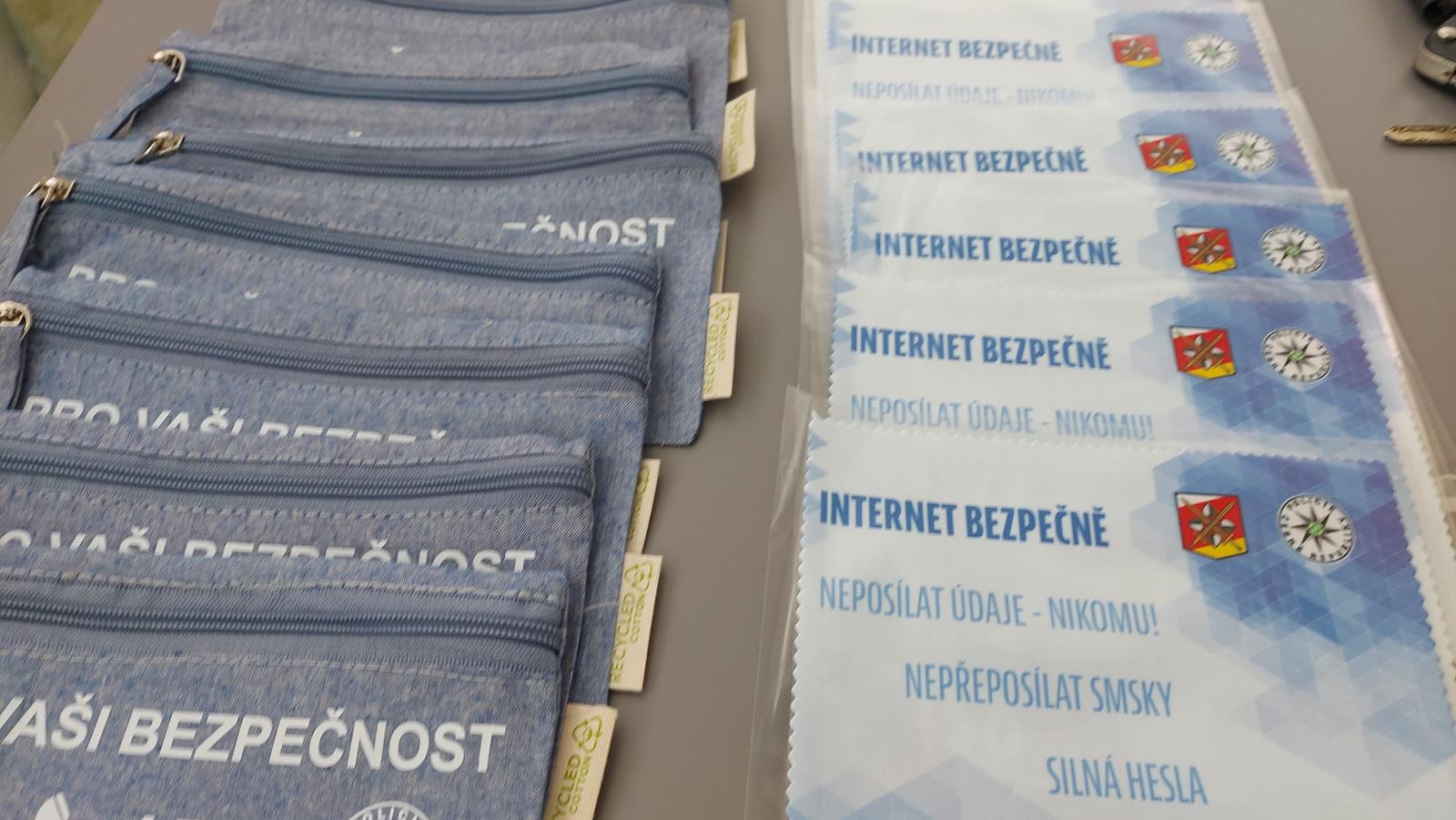 Senioři nedejte se II 2023 10 taštičky a hadříky