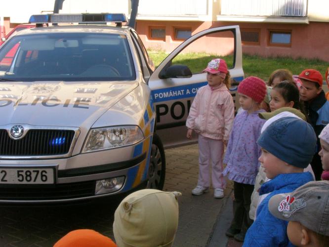 Seznámení s policejním autem