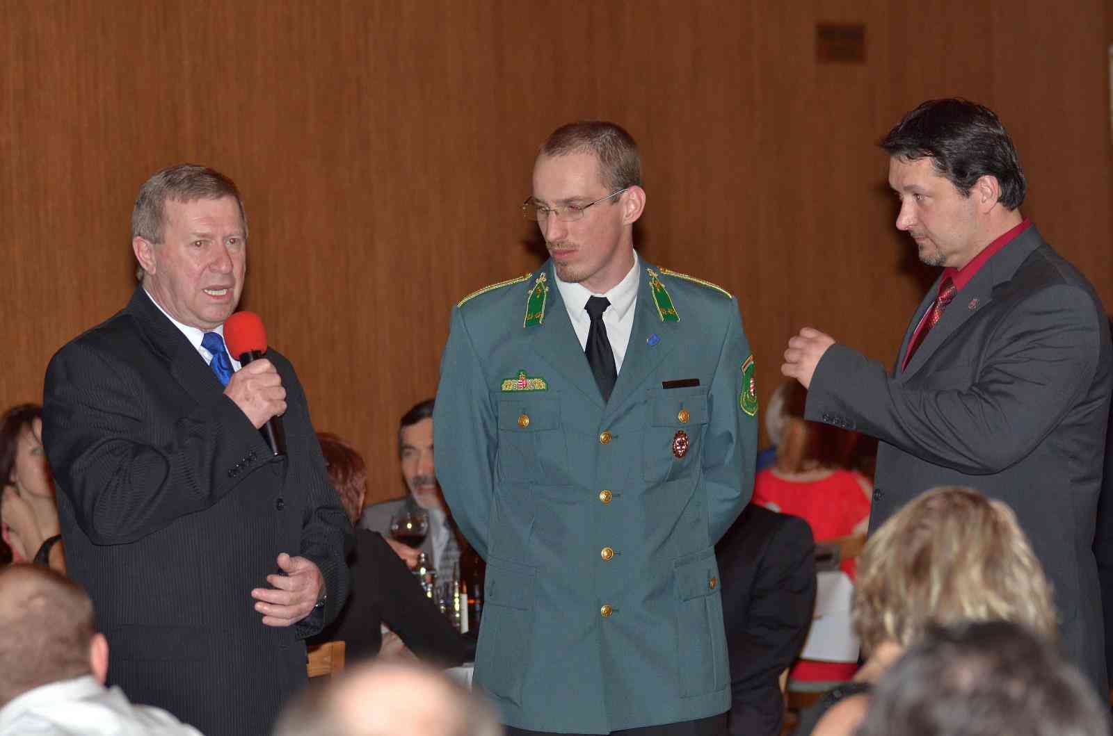 Společenský  večer policie  2016 pořádali společně IPA a NOS.jpg
