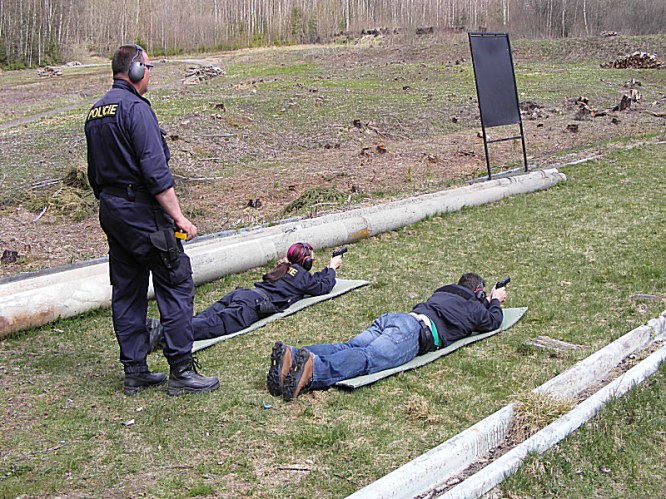 Střelba v lehu