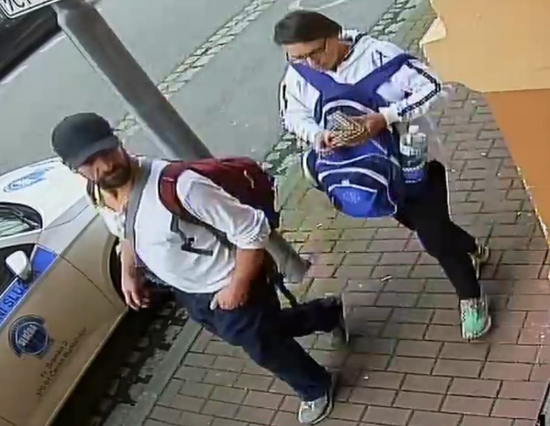 Svědci 1.png