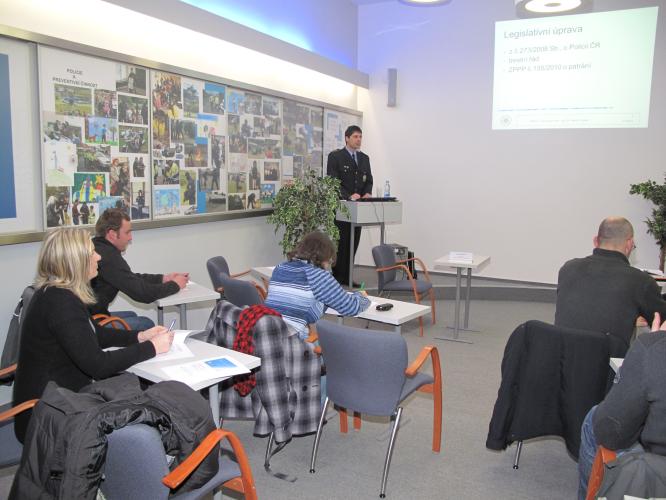 Tisková konference -pátrání I.