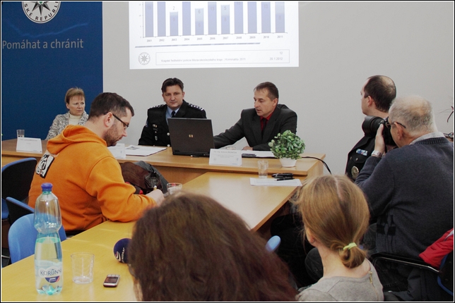 Tiskovká konference II.jpg