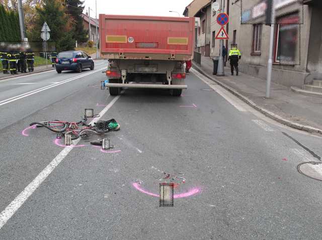 Tragická dopravní nehoda - křižovatka ulic Koutníkova - P. Jilemnického - foto č. 1