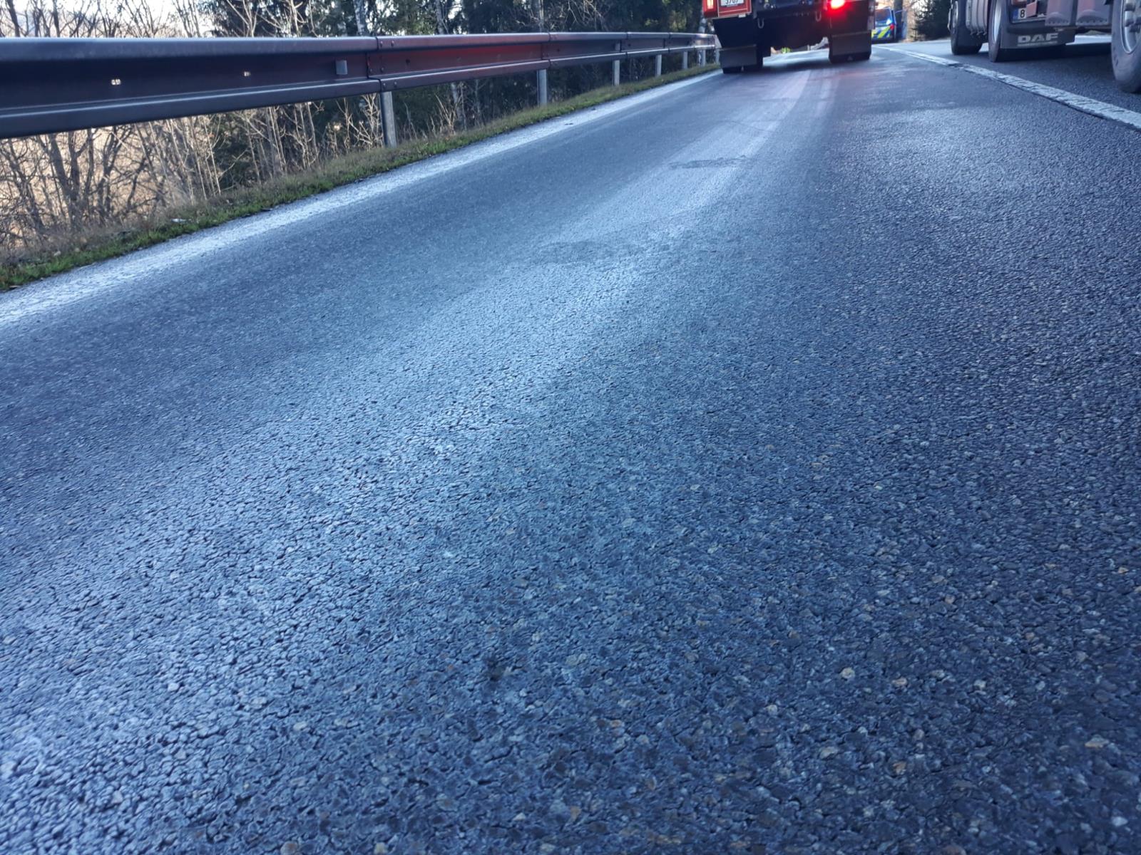 Tragická DN u H. Vltavice - namrzlá vozovka