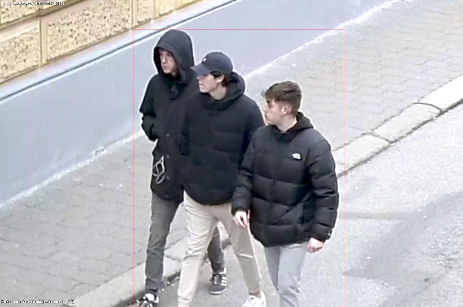 Tři mladí muži