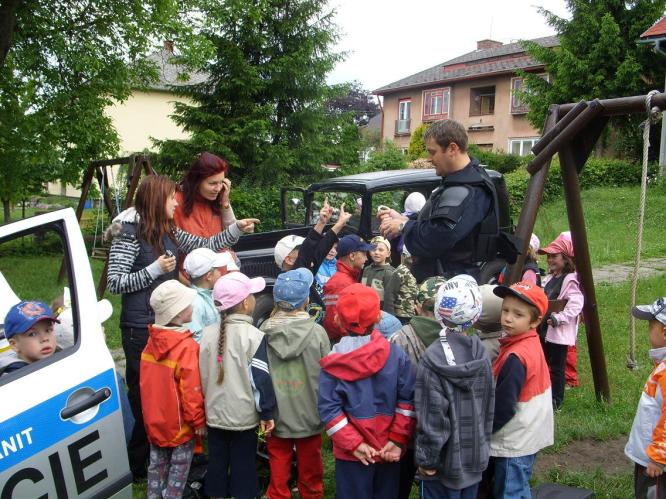 Ukázka policejní výstroje