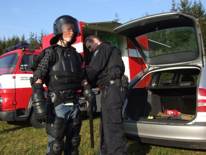 Ukázka policejní výstroje