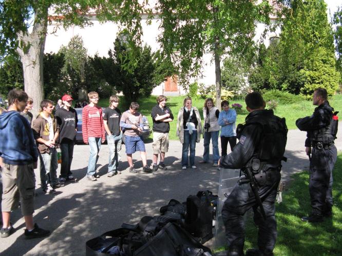 Ukázka práce pořádkové jednotky