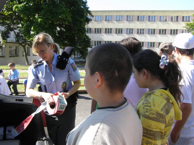 Ukázky policejního vybavení