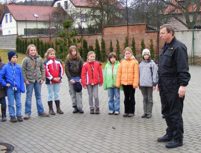 Ukázky psovodů - ZŠ E.Beneše - 11.12.2009 001.jpg