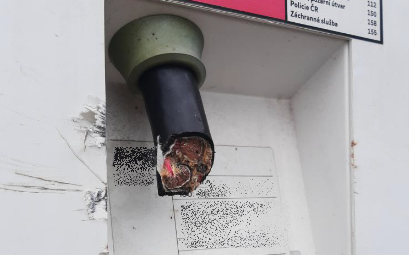 Ustřižený kabel.png